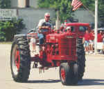 farmall.jpg (62046 bytes)